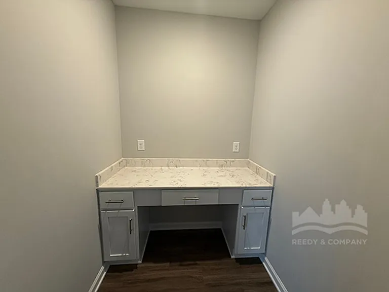 480 Maple St — Photo 16