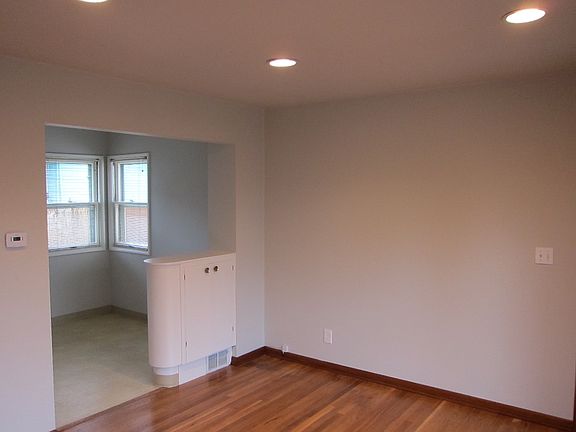 Looking at kitchen nook from LR
