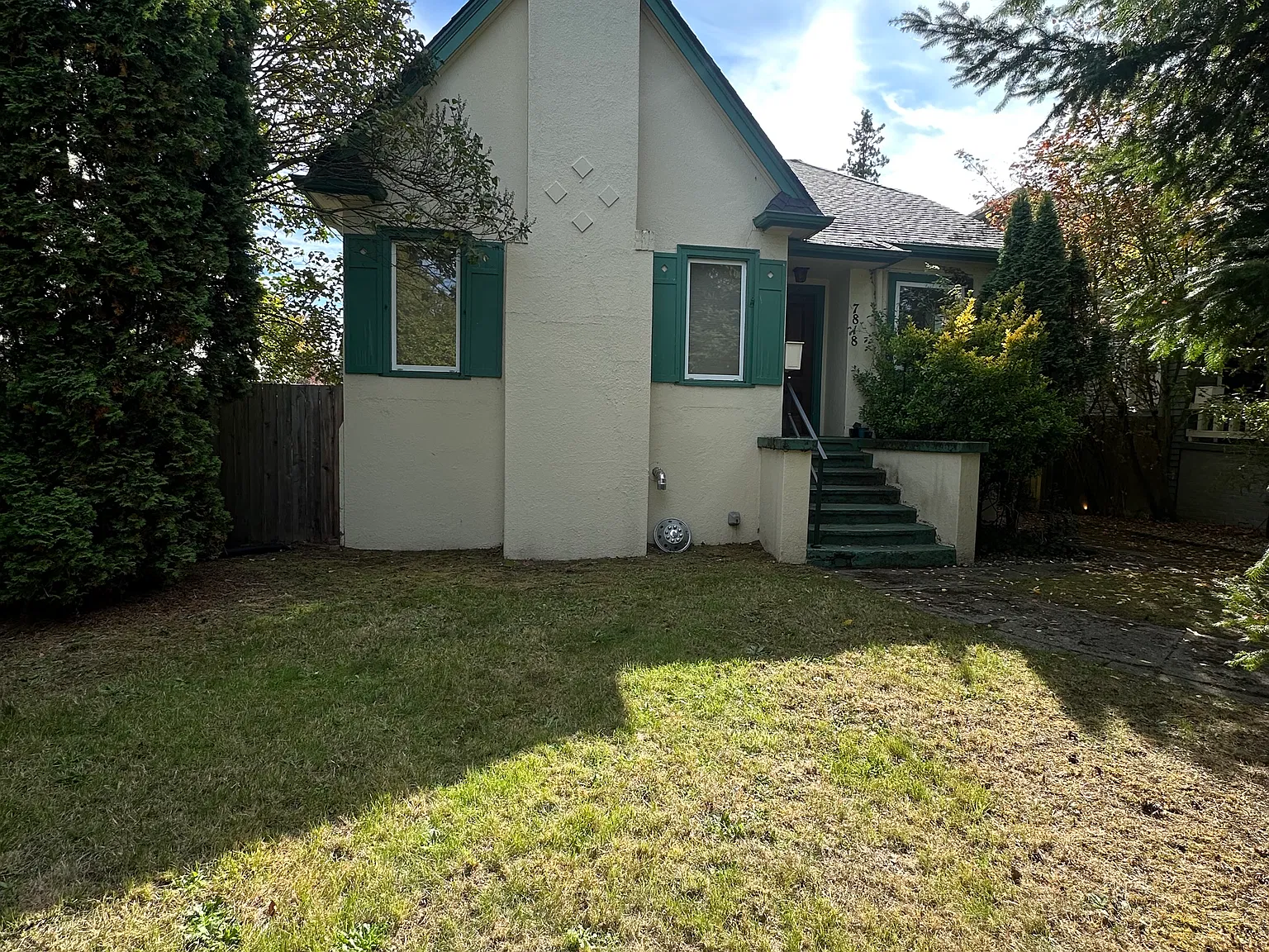7818 Lake City Way NE — Photo 2