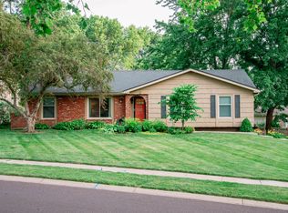 9520 Carter Dr, Overland Park, KS 66212