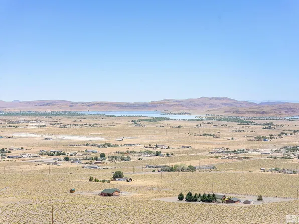 5920 McGuire Ave, Silver Springs, NV 89429