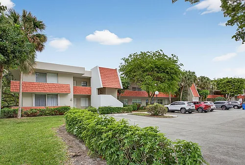 800 Cypress Blvd #204A Photo 1