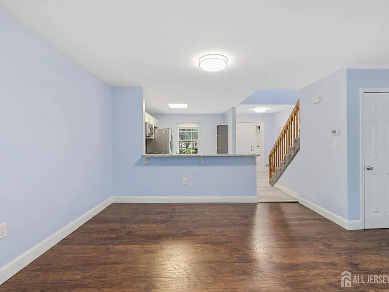 1609 Mulberry Ct — Photo 7
