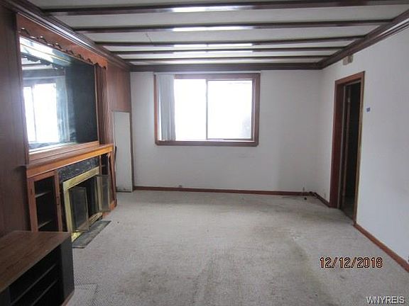 2nd image of 124 Weaver St