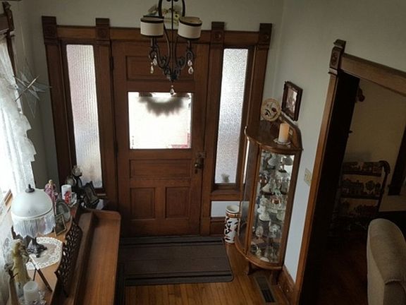 2nd image of 527 Tonti St