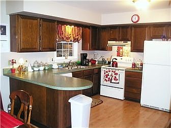 5th image of 19 Tammie Dr