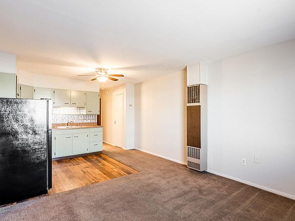 3rd image of 800 E Hanna St APT 2