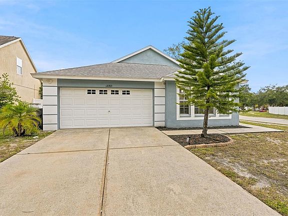 3rd image of 12703 Bramfield Dr