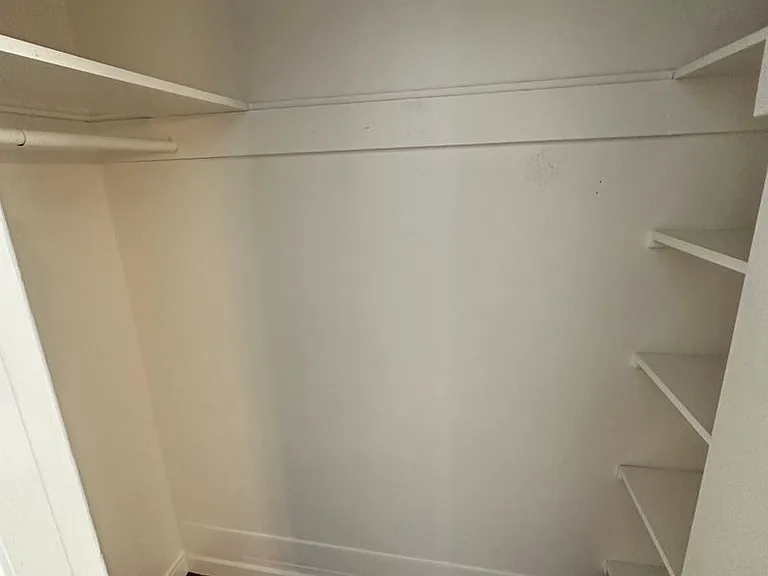 220 N San Mateo Dr — Photo 6