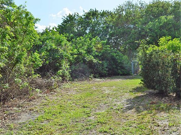 3rd image of 2024 N Peninsula Ave