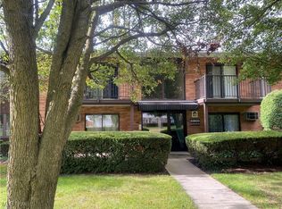23835 David Dr UNIT 107, North Olmsted, OH 44070