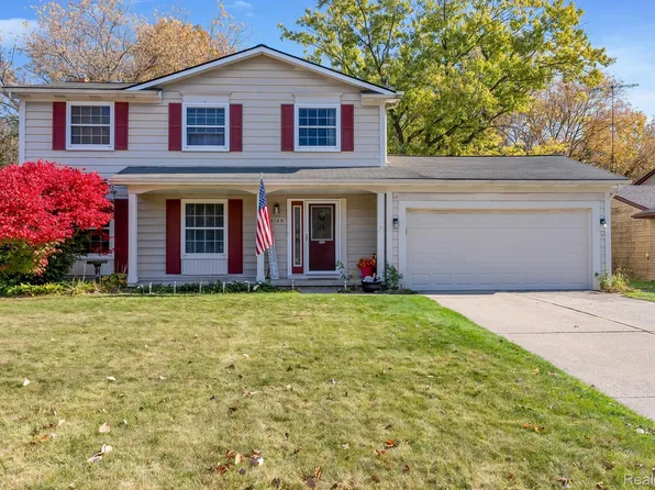 5189 Mill Wheel Dr, Grand Blanc, MI 48439