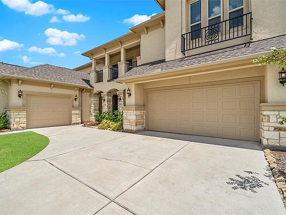 3rd image of 16906 Avion Village Dr