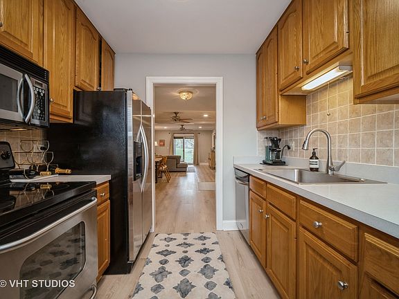 4th image of 1701 Northfield Sq APT B