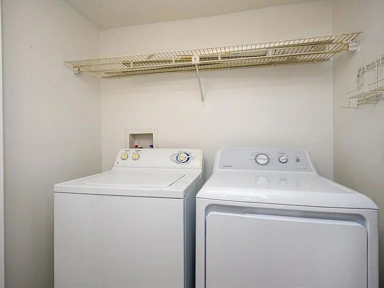 5013 Vineland Rd #108 — Photo 7