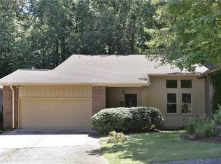 110 Lakeview Rdg W, Roswell, GA 30076