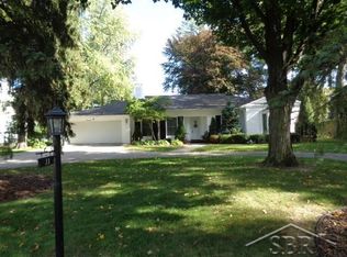 33 Davis Dr, Saginaw, MI
