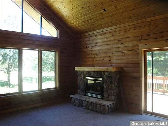 2nd image of 423 W Isle Harbor Drive