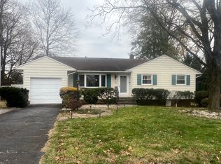810 Ashton St, Raritan, NJ 08869