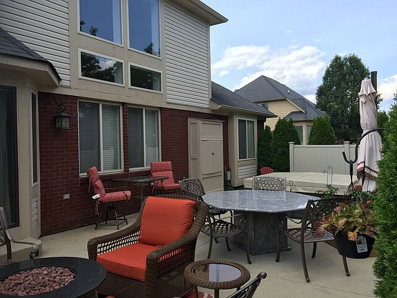 2nd image of 54064 Cambridge Dr