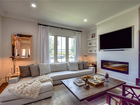 4th image of 8806 Bismarck Palm Dr