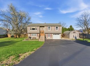 403 Red School Ln, Lopatcong Twp., NJ 08865