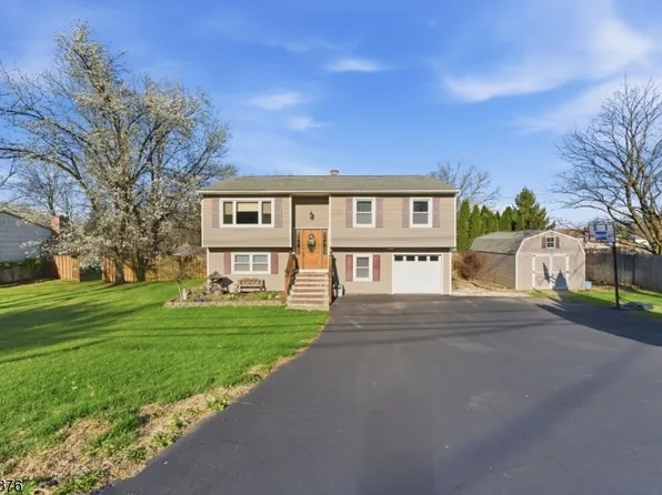 403 Red School Ln, Lopatcong Twp., NJ 08865