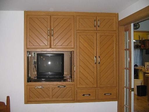 4th image of 3007 HATTON DR