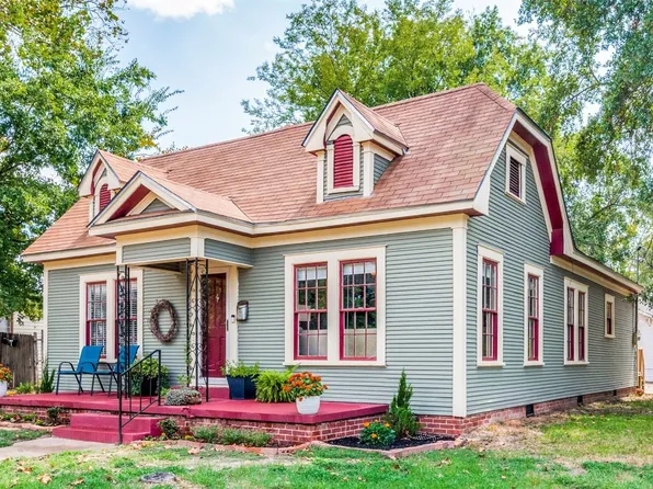 319 W Blair St, Mineola, TX 75773