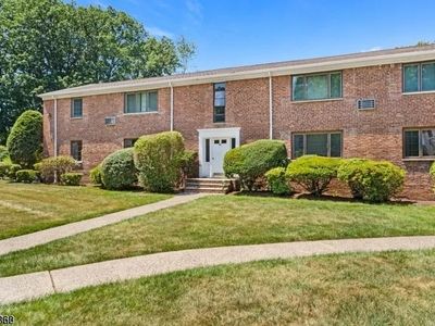 88A Troy Dr, Springfield, NJ, 07081
