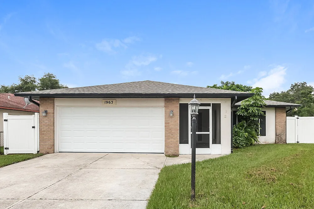 3 bed, 2.0 bath, 1764 sqft, $3,150 — Photo 1