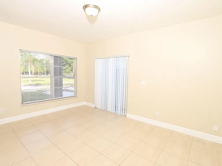 4916 Silver Oak Dr — Photo 10