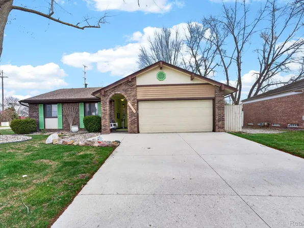 18209 Winwood Ave, Brownstown, MI 48193