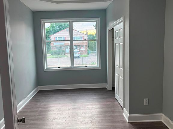 5th image of 542 Ringwood Ave #A