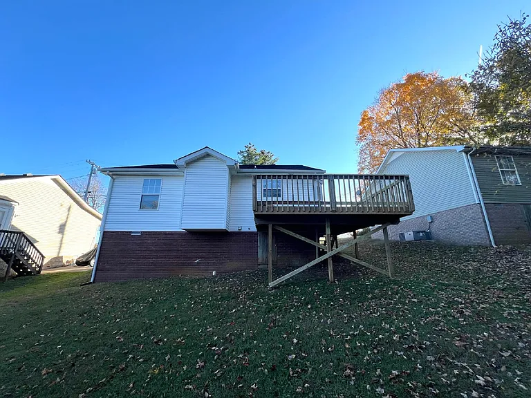 2404 N Ford St — Photo 15