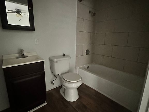 2nd image of 1503 Mulford St #8