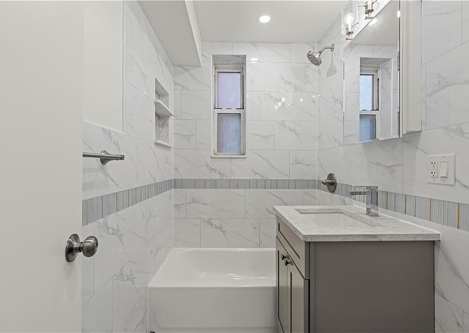 2nd image of 243 McDonald Ave APT 4B