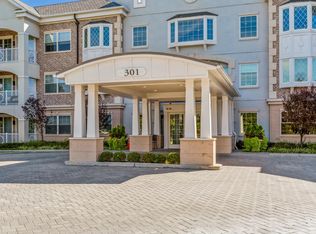 301 Franklin Ave, Garden City, NY 11530