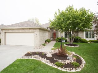 9251 Pioneer Ct, Lincoln, NE 68520