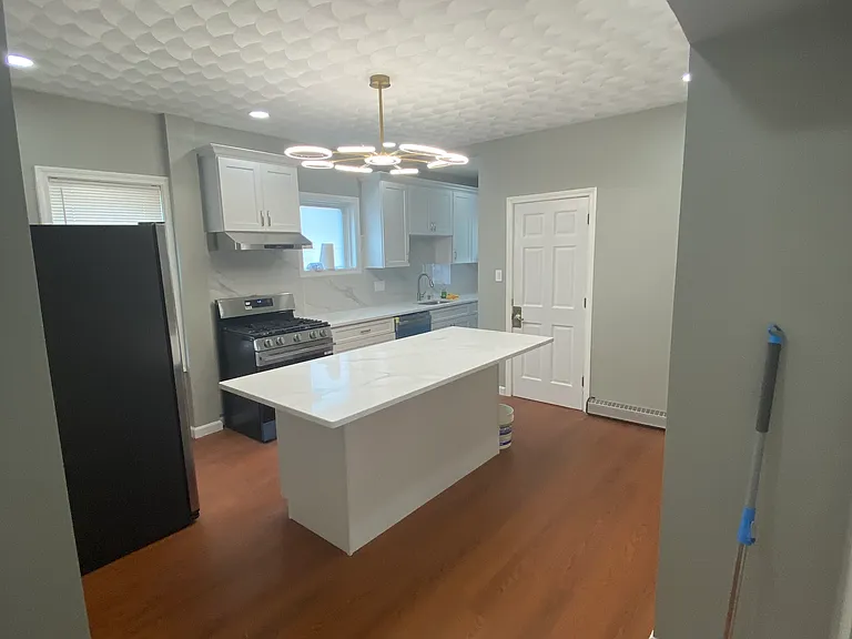 132 Russell St #1 — Photo 9
