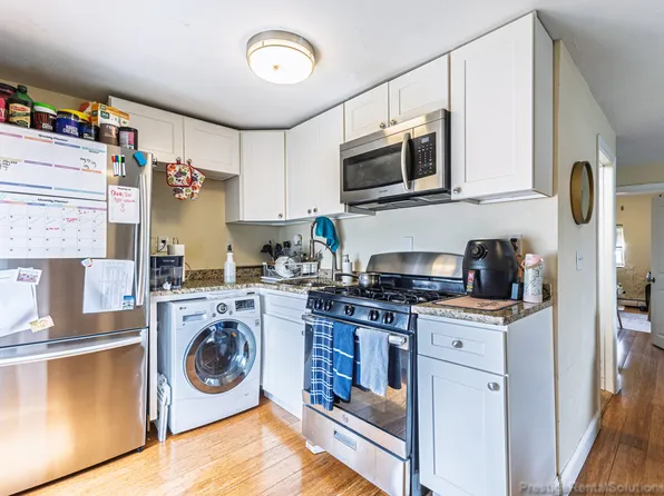 233 London St #3, Boston, MA 02128