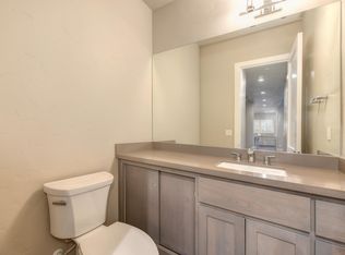 327 Fairgate Rd, Sacramento, CA 95825