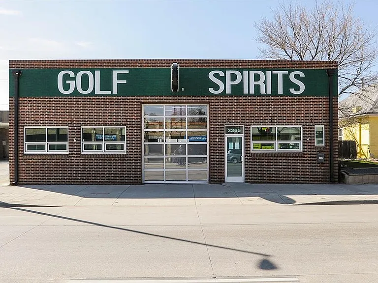 Nearby indoor golf