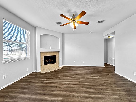 4th image of 1101 Willowridge Cir
