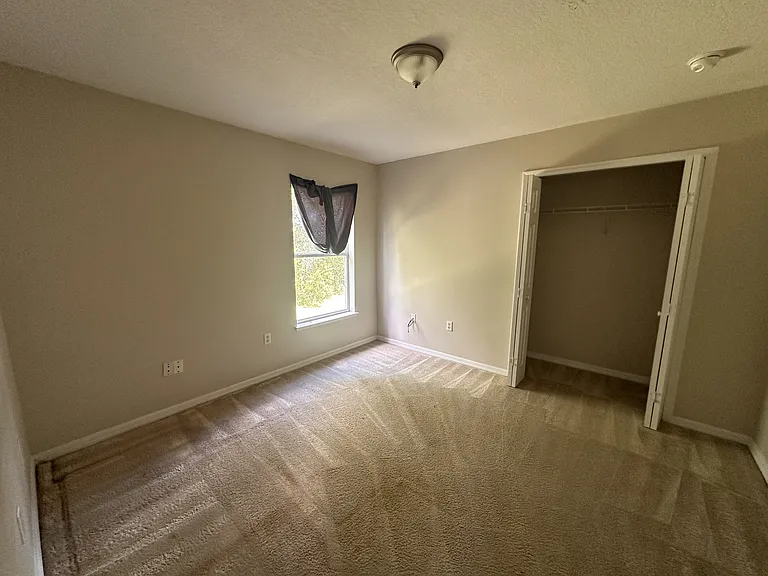 2529 SW 156th Pl — Photo 2