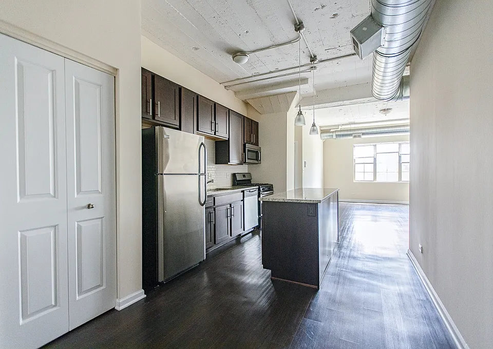 5822 N. Western Ave.
