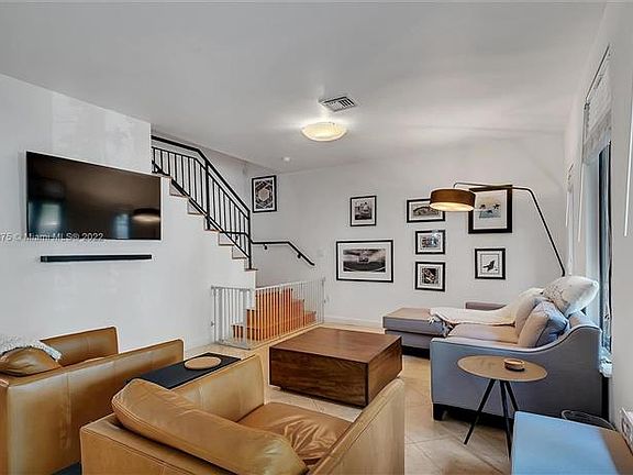 3rd image of 3160 Jackson Ave #3