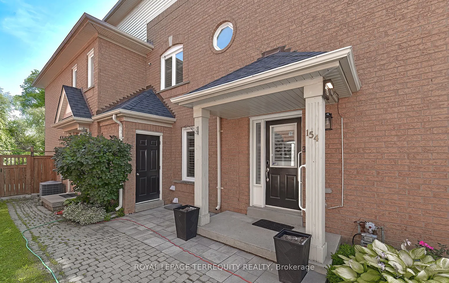 154 Pressed Brick Dr photo 1
