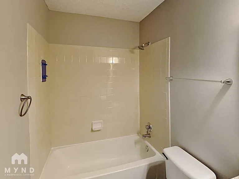 9703 Cameron Crk — Photo 17