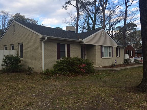 2nd image of 984 SE Greenville Blvd